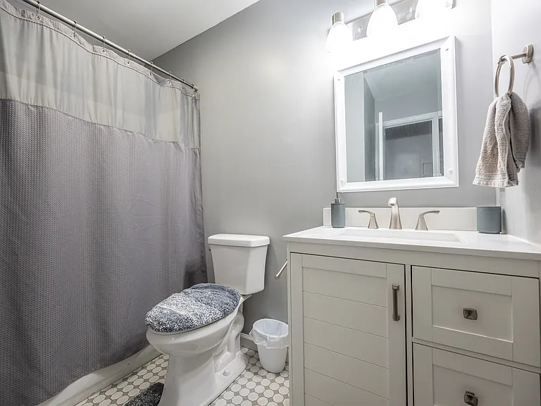 527 S Pitt St #14 — Photo 11