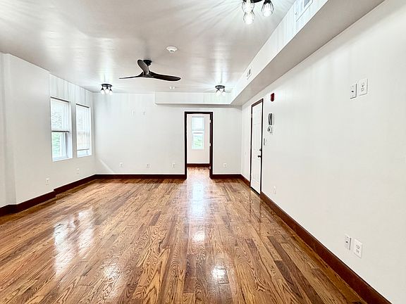 4th image of 3304 N Hilton St #D