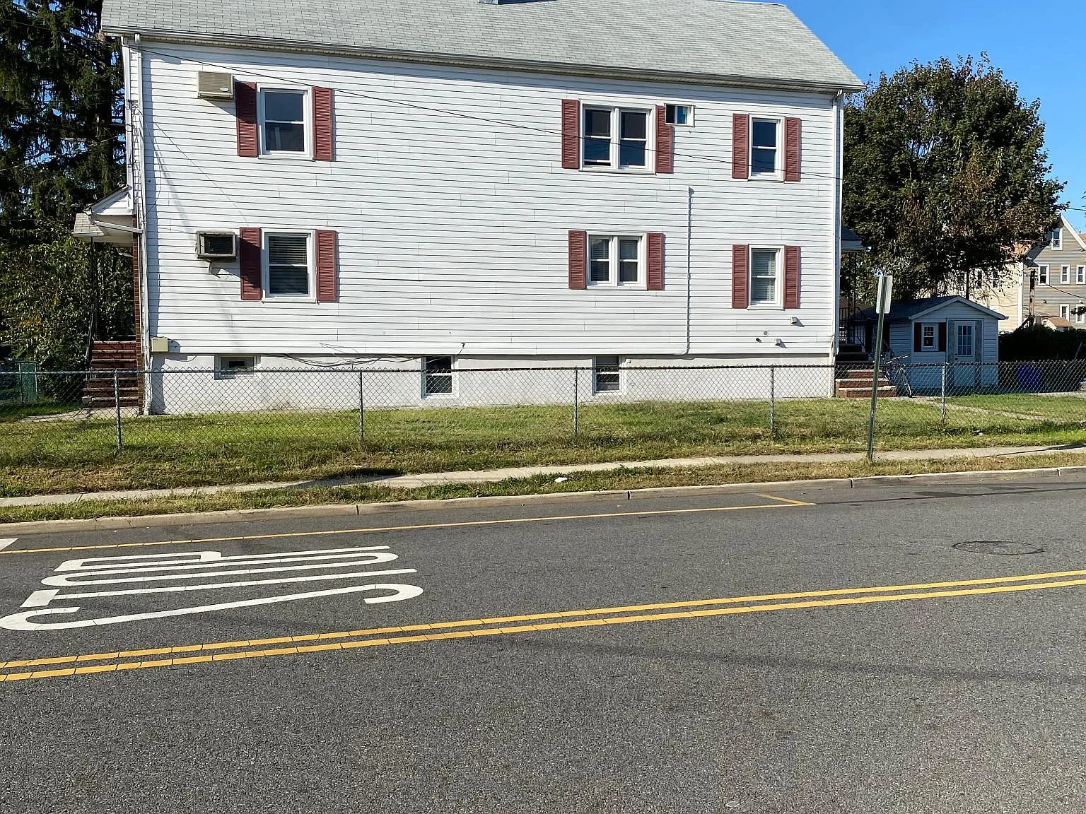 156 Cambridge Ave — Photo 2