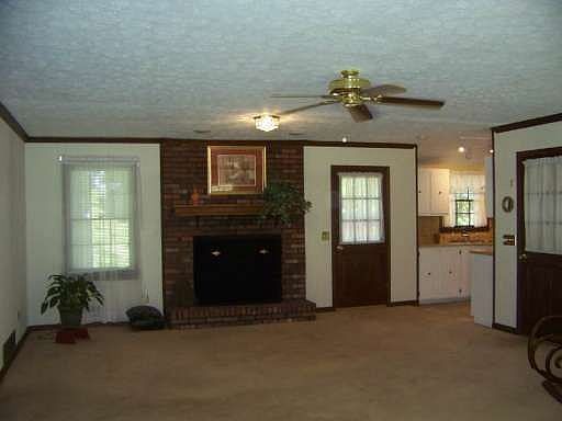 4th image of 4855 Jennifer Ln