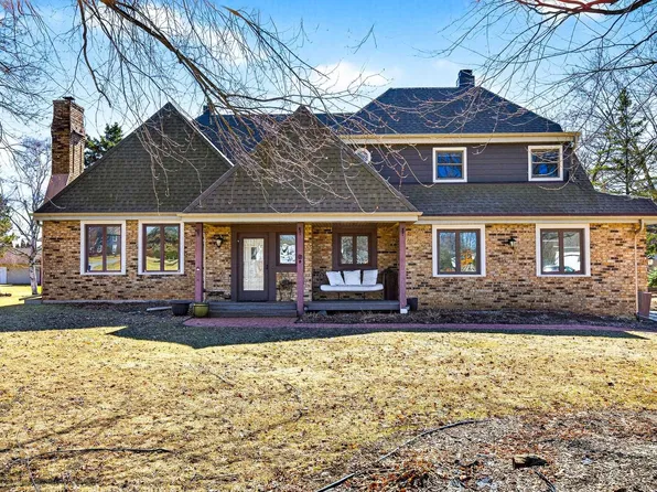 157 Old Orchard Ln, Neenah, WI 54956