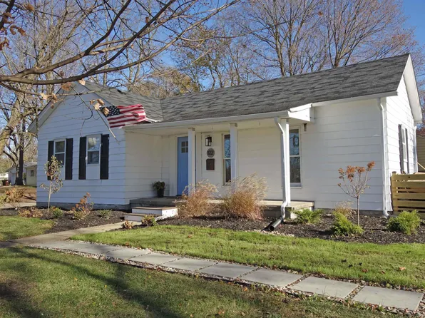 122 N Washington St, Chesaning, MI 48616