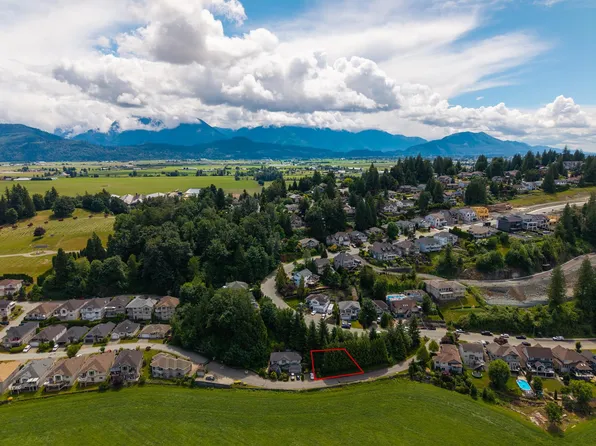 47470 Chartwell Dr #1, Chilliwack, BC V2P 8A2