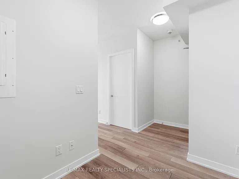 5240 Dundas St #B509 — Photo 12