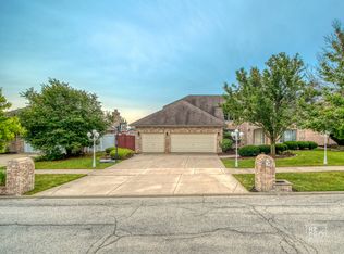 9231 Almond Ln, Tinley Park, IL 60487