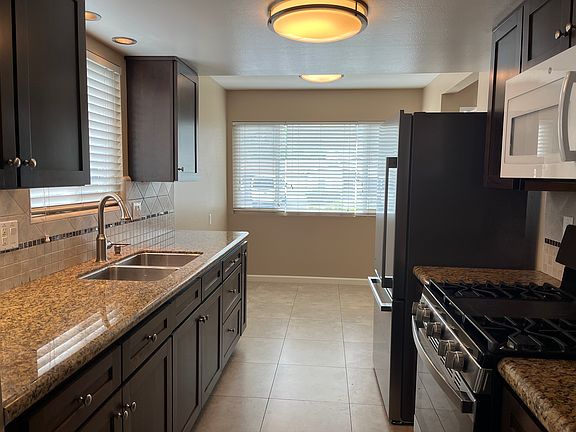 Nook at end of kitchen