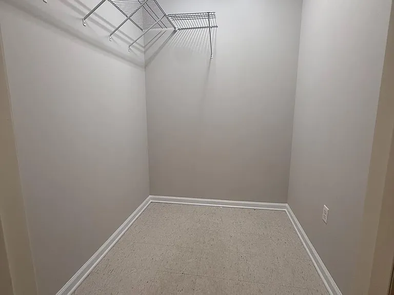 1136 Halifax Pl — Photo 22