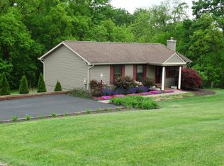 726 N Manor Rd, Elverson, PA 19520