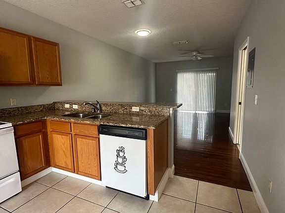 2nd image of 323 Wilton Cir