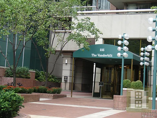 Rented by Halstead Real Estate | media 15