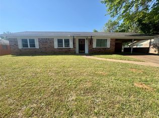 132 Columbia St, Palestine, TX 75803