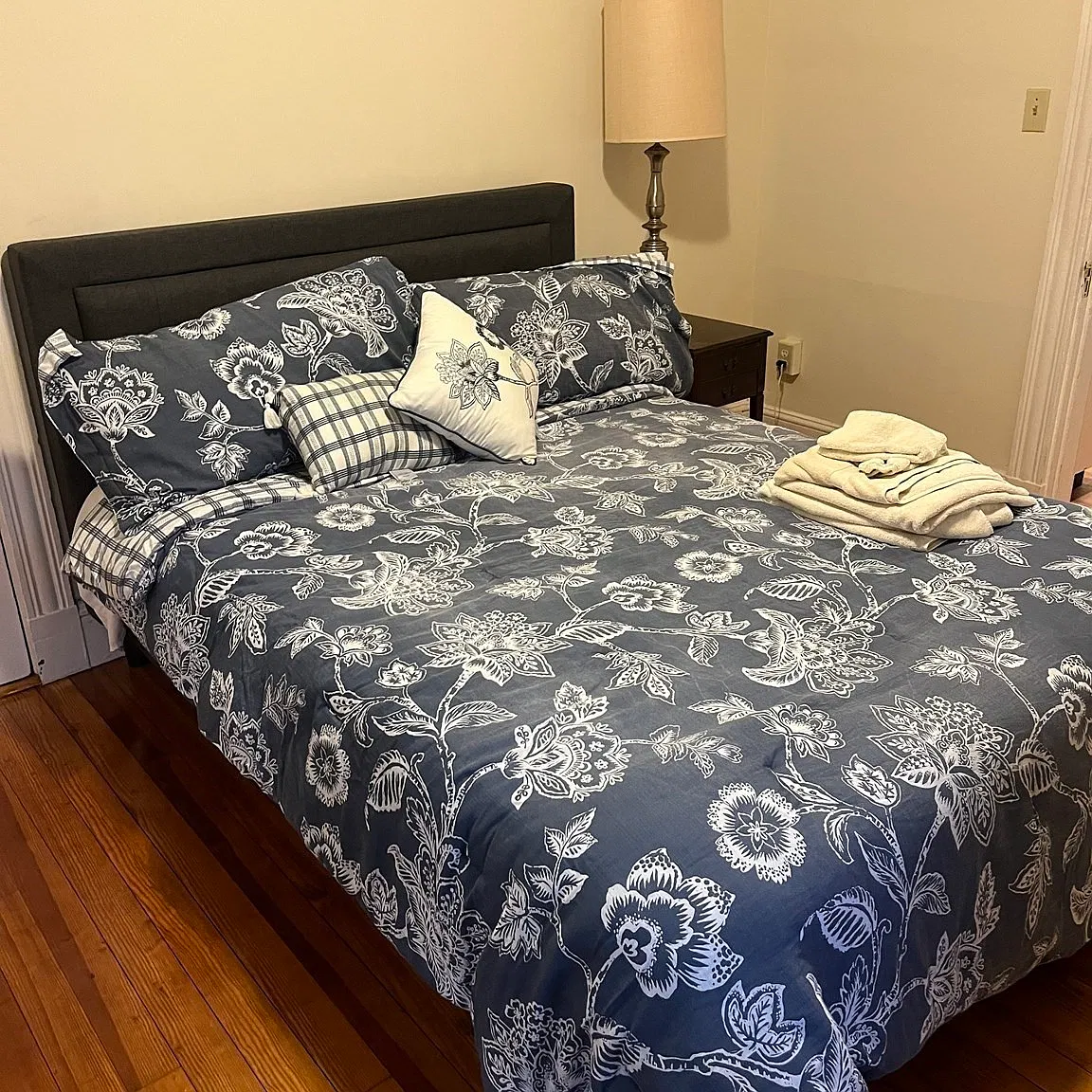 2 bed, 1.0 bath, 1250 sqft, $2,800 — Photo 2