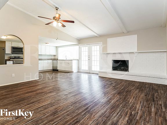 4th image of 1316 Royal Oak Dr