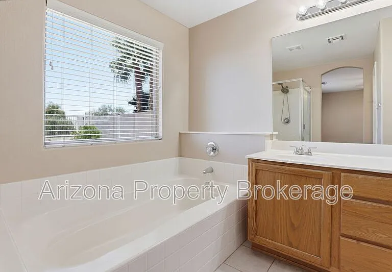 8118 N 112th Ave — Photo 25