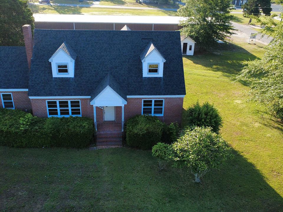2nd image of 300 8th Ave.