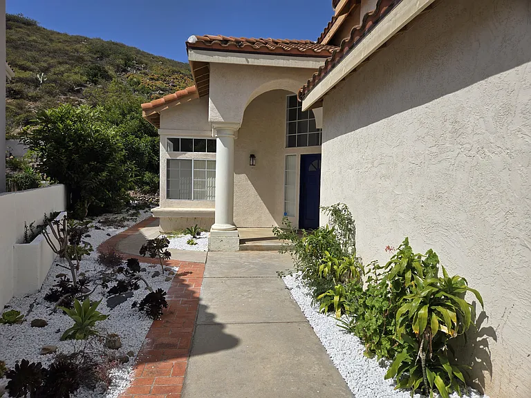 9480 Maler Rd — Photo 3