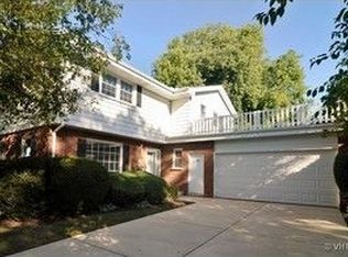 2008 E Eastman Ct, Arlington Heights, IL