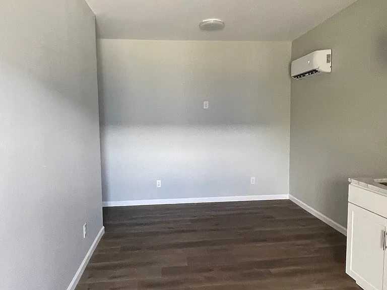 125 E Broadway St #3 — Photo 17