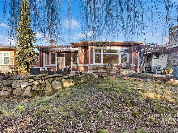 2nd image of 3076 S Rookery Ln