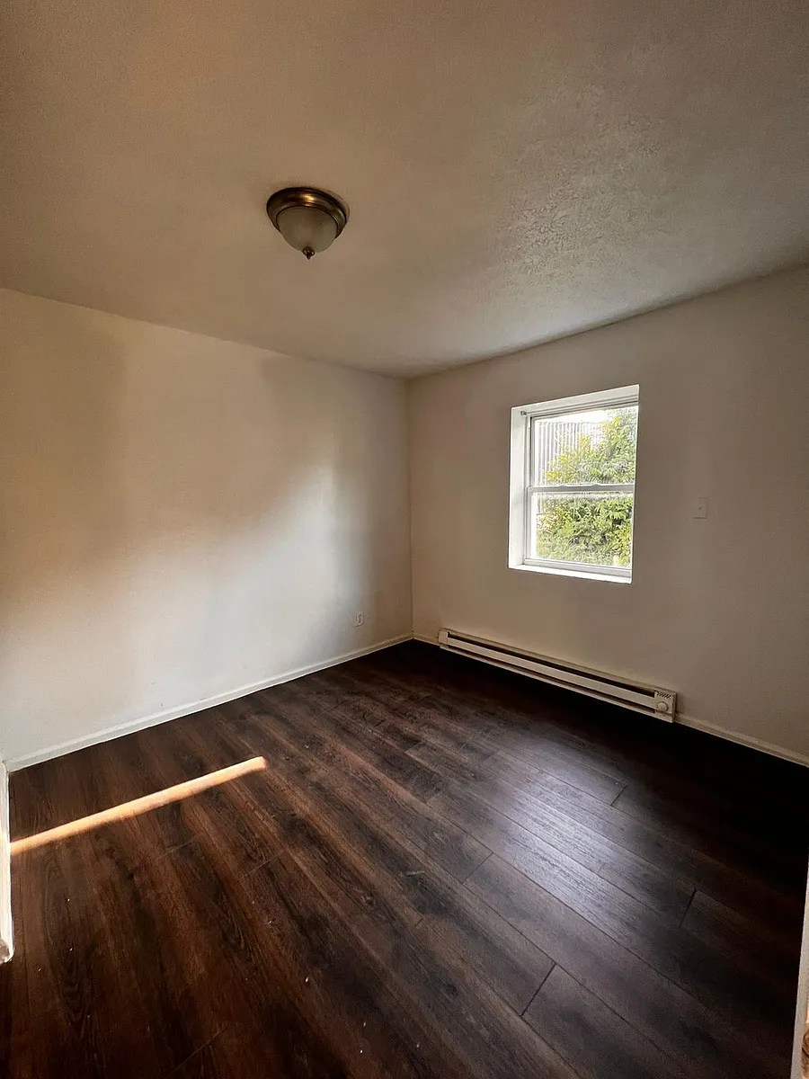 Building Photo - 855 Steffen Ave #3