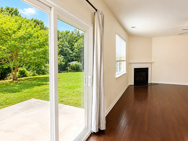 3723 Franklin Meadows Dr — Photo 5