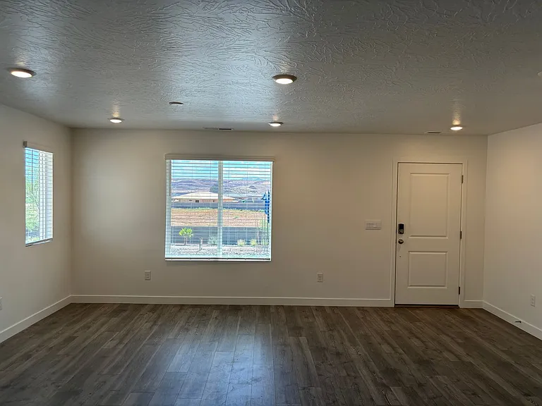 1361 S Pole Creek Ln — Photo 6