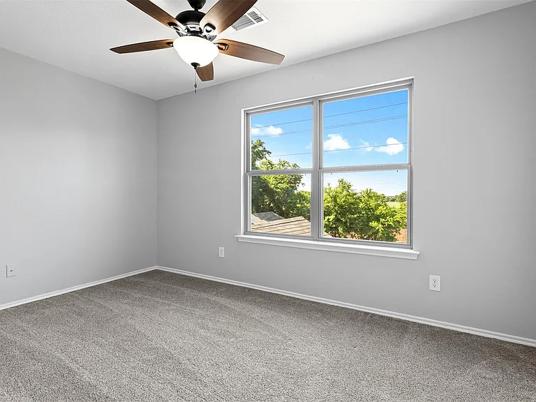 308 Deer Run Dr — Photo 13