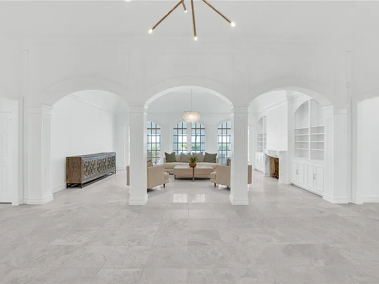 1916 Ocean Dr — Photo 9