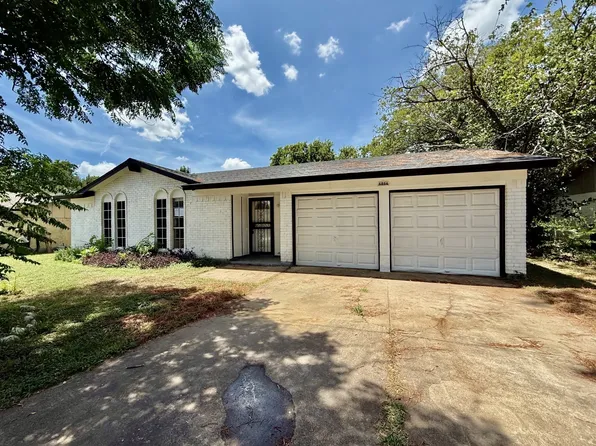 6804 Margaret Dr, Forest Hill, TX 76140