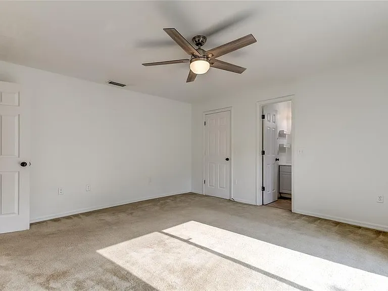 7604 S Sherrill St — Photo 12
