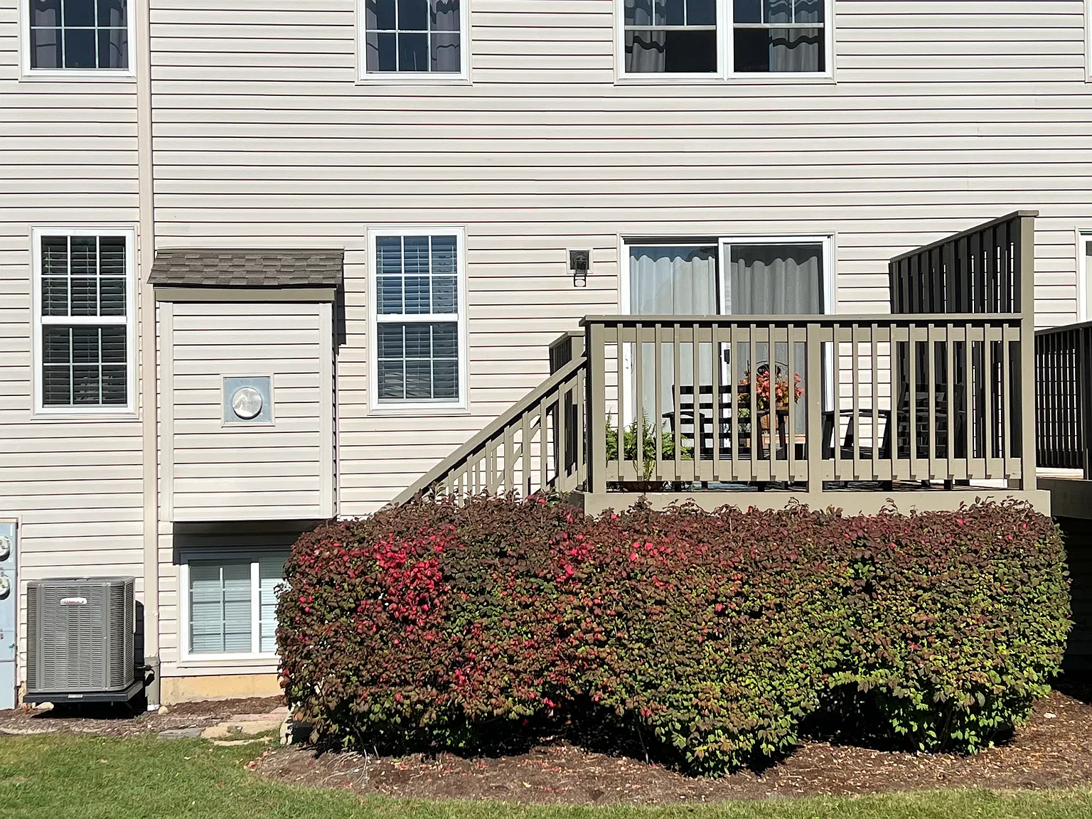 3 bed, 2.5 bath, 1782 sqft, $3,300 — Photo 2