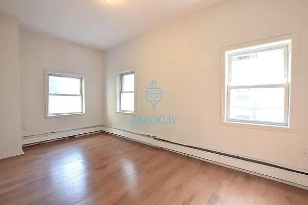 Rented by null | media 8