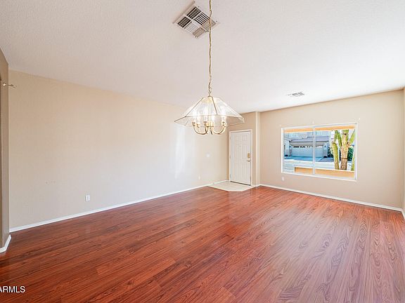 3rd image of 14192 W Clarendon Avenue