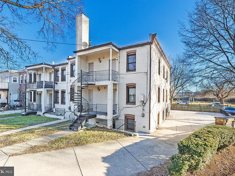 300 Oklahoma Ave NE #101 — Photo 21