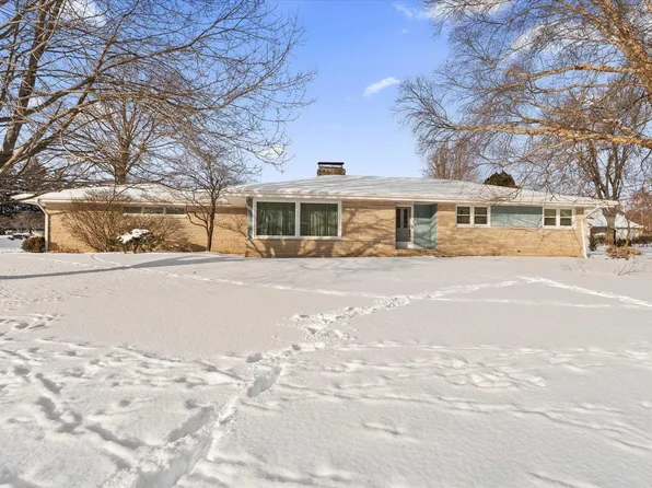 28997 Oak Grove Dr, Elkhart, IN 46514