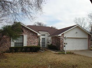 3752 Royal Valley Rd, Grand Prairie, TX 75052