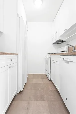 Rented by Olnick Organization | media 9