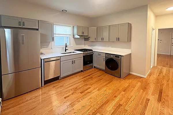 150 Brown St #2R — Photo 6