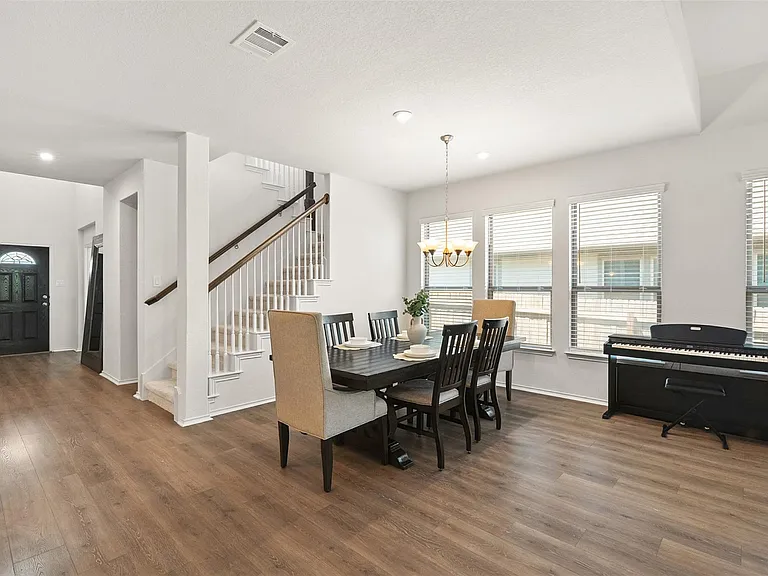 211 Brookside St — Photo 17