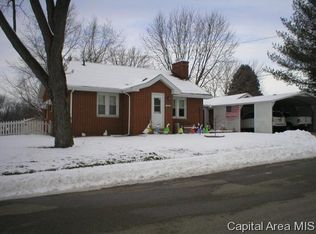 421 E Jefferson St, Riverton, IL 62561