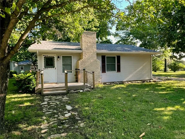 303 W Elm St, Lead Hill, AR 72644