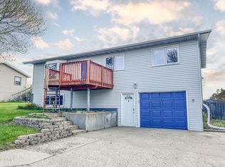 104 Coyote Rd, Mandan, ND 58554