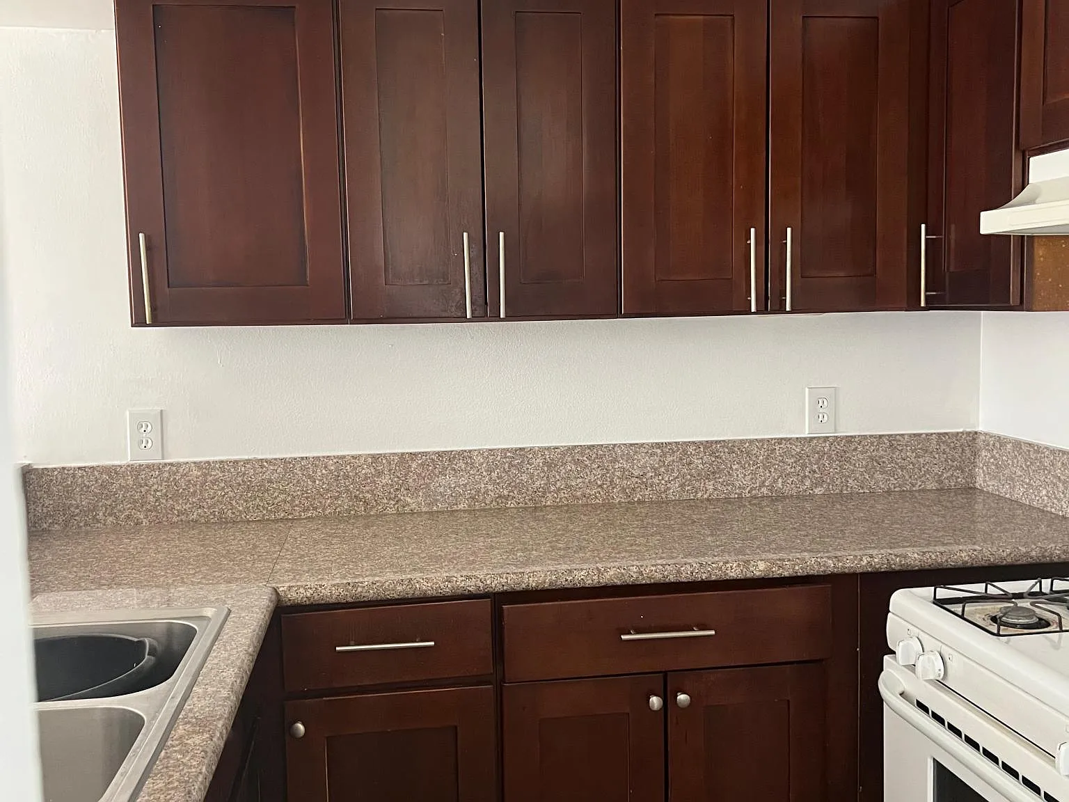 9023 Burnet Ave — Photo 3