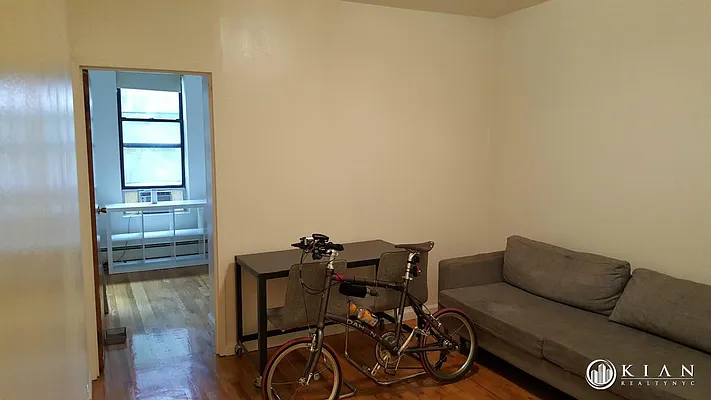 Rented by Kian Realty | media 32