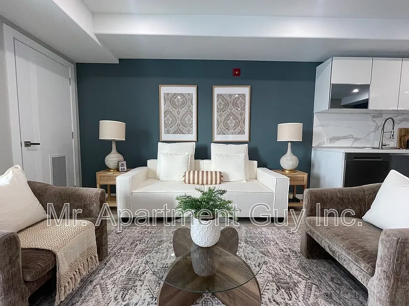 2 bed, 2.0 bath, $2,499 — Photo 3