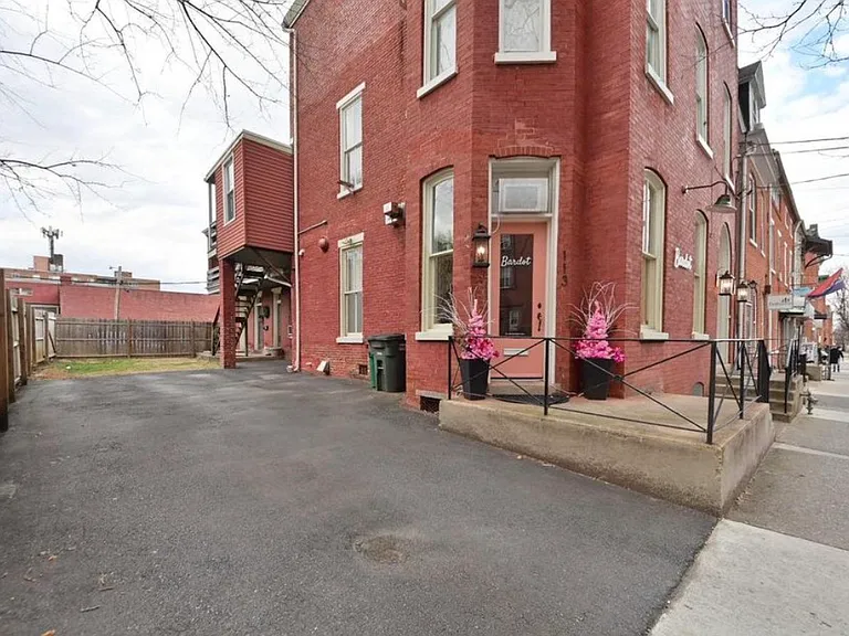 113 E Walnut St #3 — Photo 11