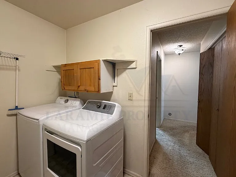 1905 Alsop Ln — Photo 20
