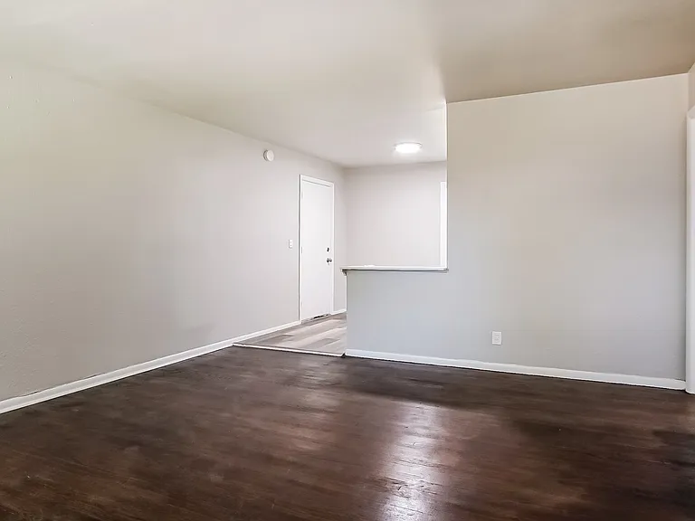 1583637_019_living_room_13181620.jpg