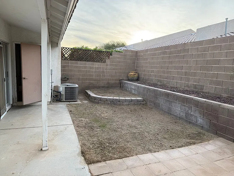 10689 E 35th St — Photo 16