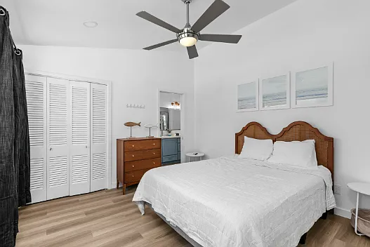 115 E Dolphin St — Photo 11